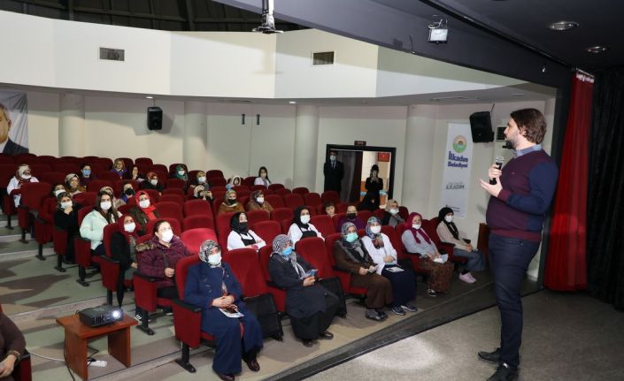 İlkadım Belediyesi personeline sağlıklı yaşam semineri