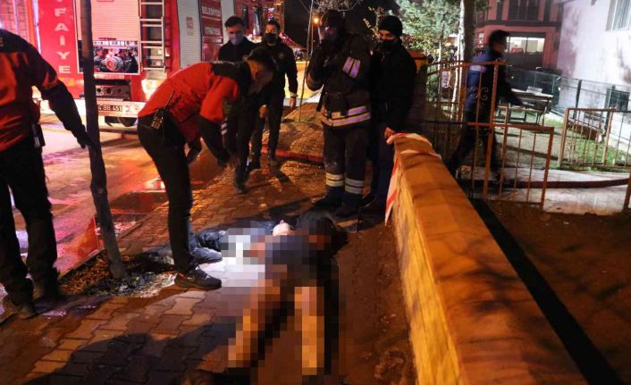 İntihar girişiminde bulunmak için önce kollarını ve bacaklarını kesti, sonra apartmanı ateşe verdi