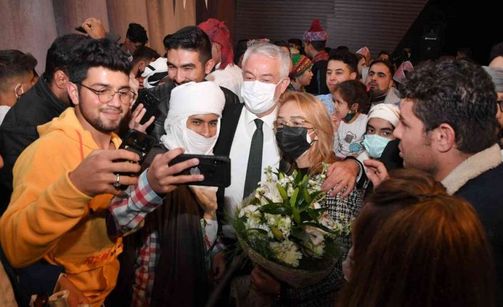 Isparta’da kültür gecesinde renkli görüntüler ortaya çıktı