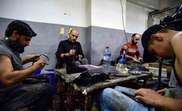İstanbul’un ayakkabı merkezi Gedikpaşa’da üretim son sürat devam ediyor