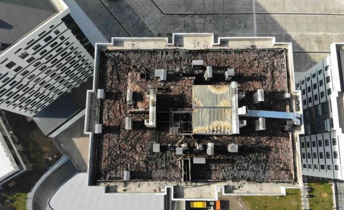 İşten çıkarılan kapıcının yaktığı binadaki hasar gün ağarınca ortaya çıktı