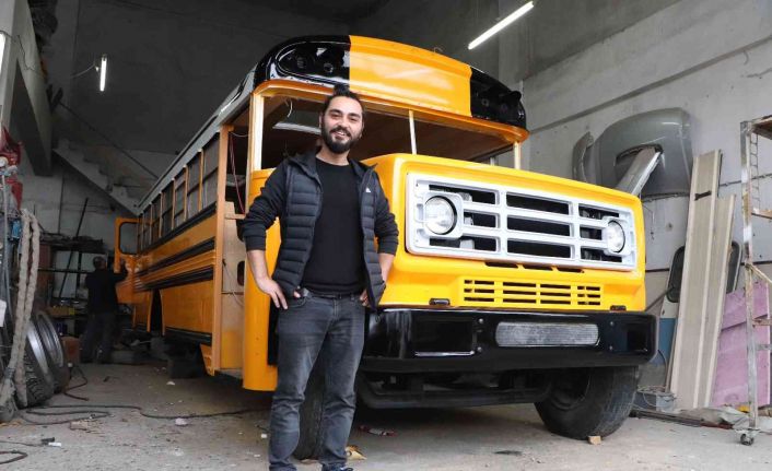 İzlediği filmden etkilendi, kendine 600 bin TL değerinde okul otobüsü yaptırdı