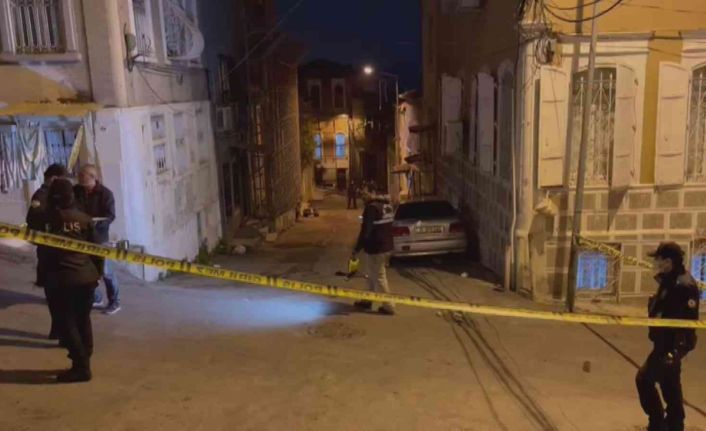 İzmir’de ‘yol verme’ tartışması silahlı ve bıçaklı kavgaya dönüştü: 6 yaralı