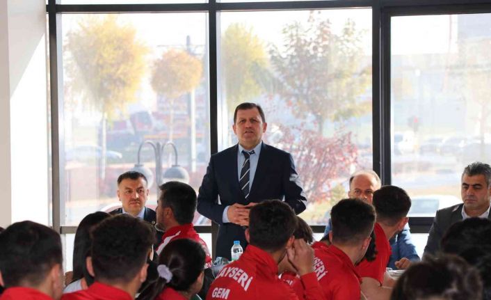 Kabakcı, SEM sporcuları ile buluştu