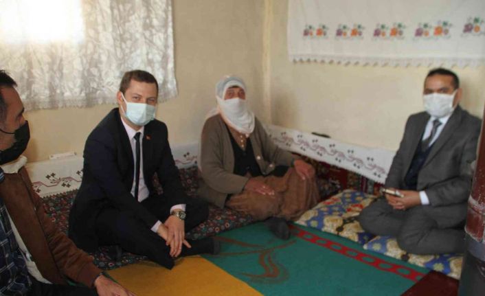 Kaymakam Demirer’den hane ziyaretleri devam ediyor