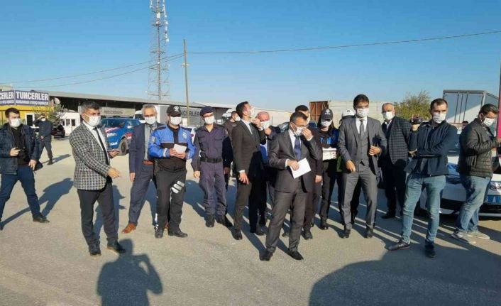 Kaymakam ile sürücü arasında komik diyalog: "Ağacın altına radar konulmaz ki!"