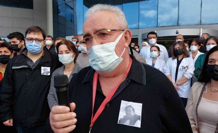 Kazada ölen doktor için düzenlenen törende meslektaşları gözyaşlarını tutamadı