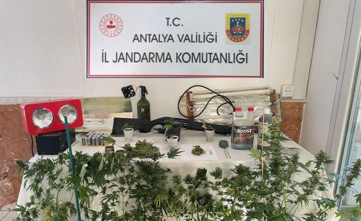 Kemer’de uyuşturucu operasyonu