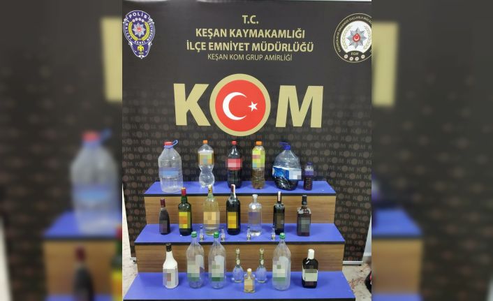 Keşan’da bir evde gümrük kaçağı ve el yapımı içki ele geçirildi