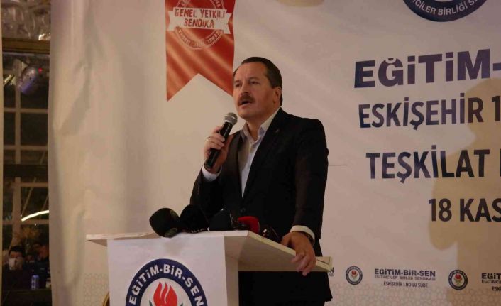 Kılıçdaroğlu’na CHP’li belediyelerin işten çıkardıklarıyla helalleşme çağrısı