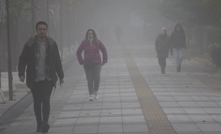 Kırklareli’de sis etkili oldu, görüş mesafesi yer yer 30 metreye kadar düştü
