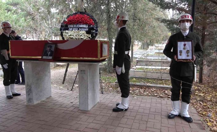 Kore’de onlarca yaralı askeri tedavi eden gazi Veli Atasoy toprağa verildi