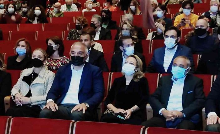 Kültür ve Turizm Bakanı Ersoy: "(Londra Filarmoni Orkestrası) Bugüne kadar çaldıkları en iyi konser salonu olduklarını söylediler"