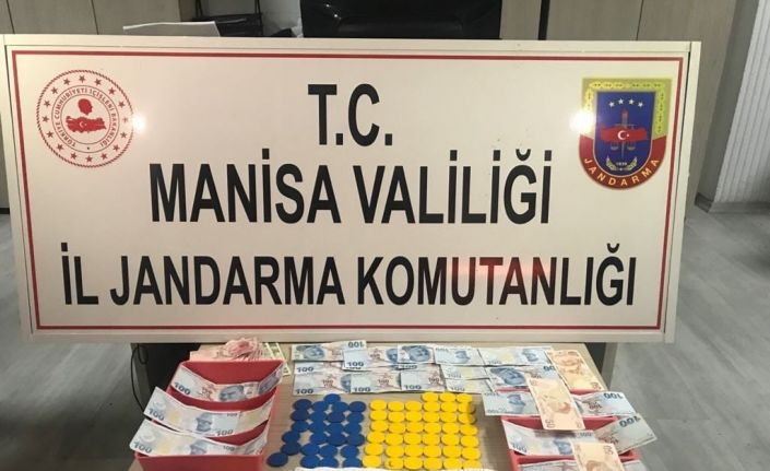 Kumar oynatılan kıraathaneye jandarmadan baskın