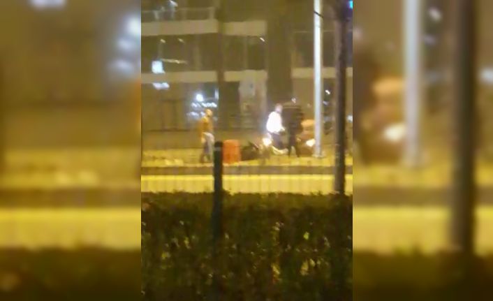 Kuryeyi defalarca bıçakladılar