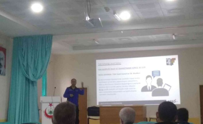 Mahalle ve köy muhtarlarına yönelik afet farkındalık eğitimleri verildi