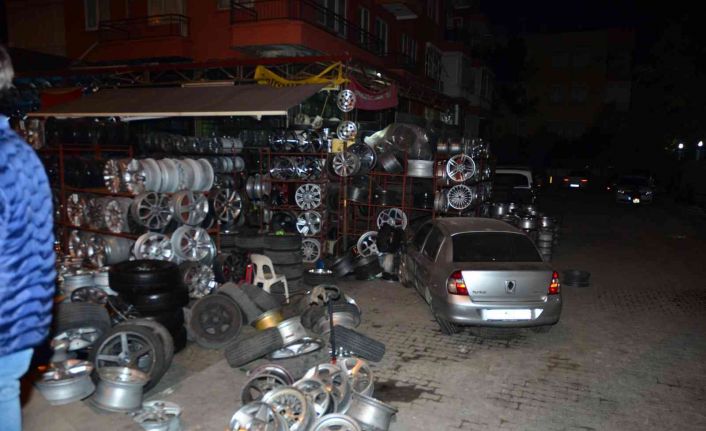 Makas attığı iddia edilen sürücünün karıştığı kazada ortalık savaş alanına döndü