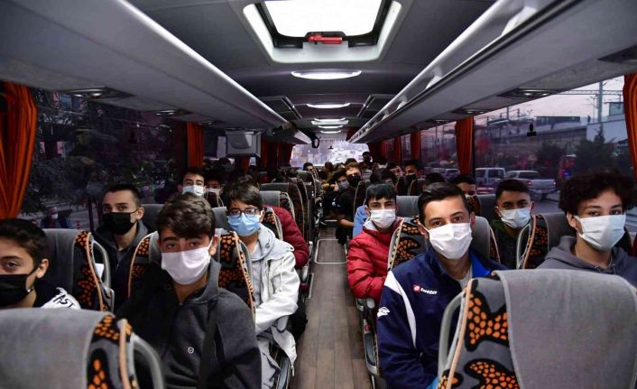 Mamaklı 40 öğrenci kamp için Kastamonu’ya uğurlandı