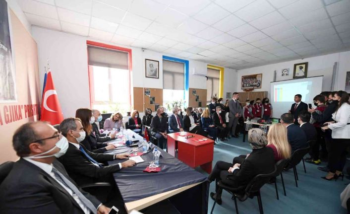 Manisa CBÜ Kosova’da ‘STEAM ve Yapay Zeka Merkezleri Kurulumu Projesi’ni hayata geçirdi