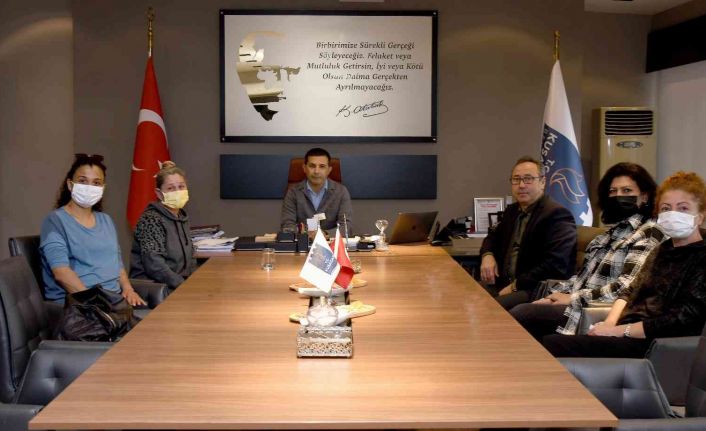 Meksika’daki kazada yaşamını yitiren Arzu’nun annesi, Başkan Günel ile bir araya geldi