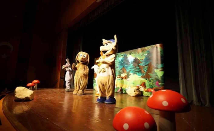 Minikler "Bremen Mızıkacıları" ile doyasıya eğlendi