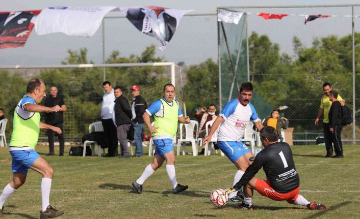 Muhtarlar Futbol Turnuvası’nda çeyrek finalistler belli oldu