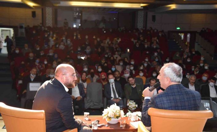 Nurullah Genç ve Altunağa Manisalılar ile buluştu