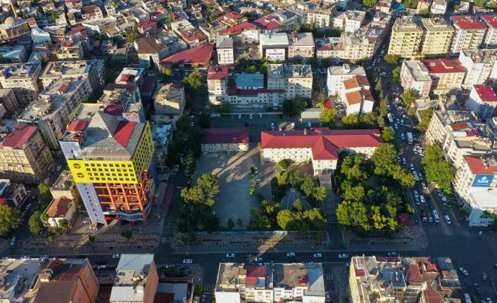 O binanın enkaz satış ve yıkım işi ihalesine 6,6 milyon lira teklif
