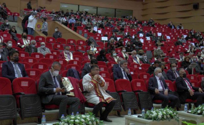 Önceki Dönem Milli Eğitim Bakanı Avcı: "Nevşehir Hacı Bektaş Üniversitesini tercih eden öğrenci aynı anda dört üniversite okumuş gibidir"