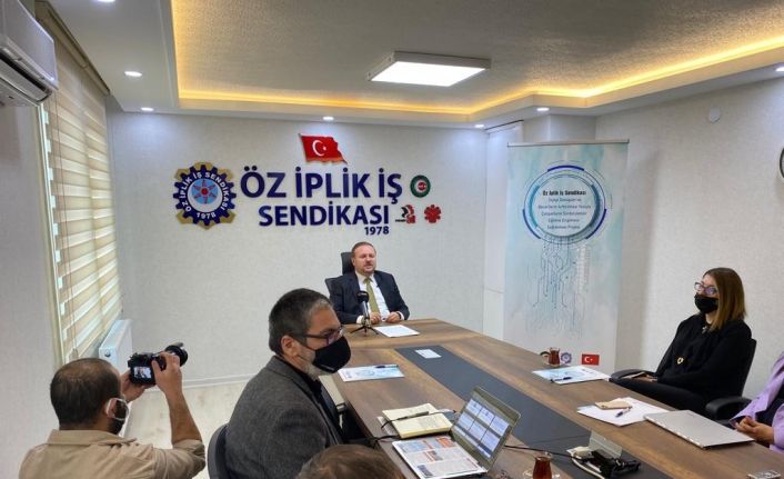 Öz İplik İş Sendikası Genel Başkanı Ay: “Dijital teknolojilerin benimsenmesi, gelecekteki ekonomik büyümenin en önemli faktörüdür”