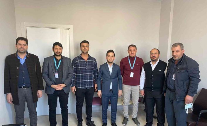 Öz Sağlık İş Sendikası Diyarbakır Şube Başkanı Aküzüm tıbbi sekreterlerle bir araya geldi