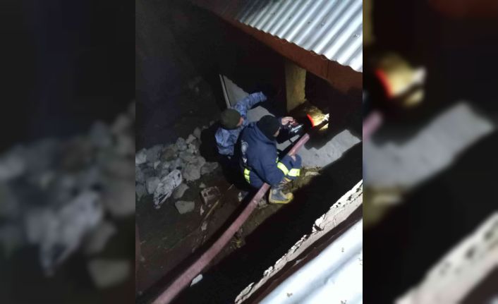 Özalp’ta çatı yangını