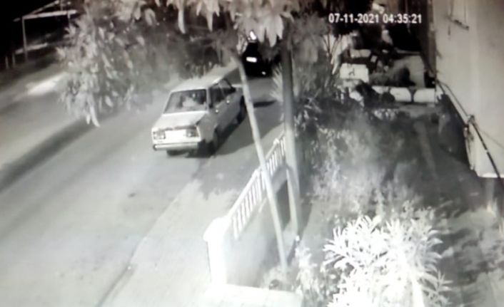 Park halindeki tıra arkadan çarpan otomobil alev aldı; 1 ölü, 1 ağır yaralı