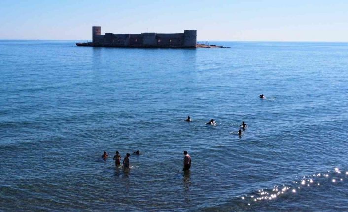 Pastırma yazında Mersin’de deniz keyfi