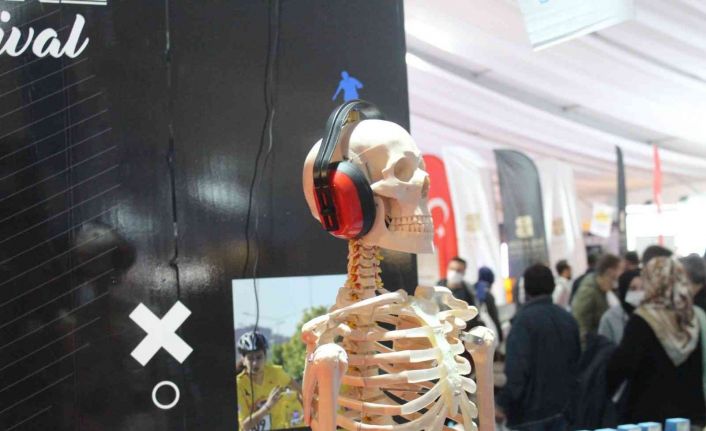 Pendik Belediyesi’nin sanal hat ve müze gezisi Tam Bana Göre Festivali’nde