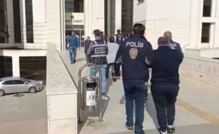 Polisten Edremit Körfezi ilçelerinde fuhuş baskını