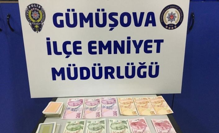 Polisten kumar baskını