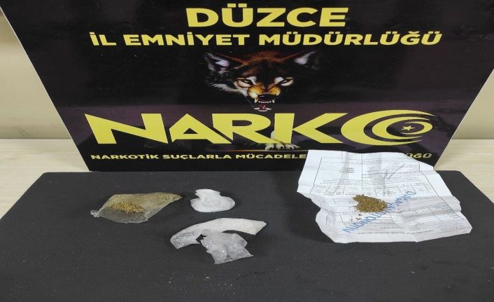 Polisten TEM’de uyuşturucu operasyonu: 3 gözaltı