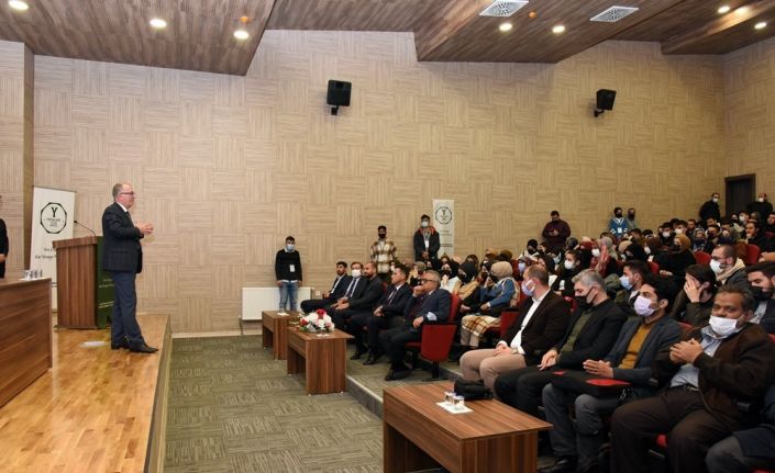 Rektör Uzun, Kastamonu Üniversitesi öğrencileriyle “Kariyer Söyleşileri”nde bir araya geldi
