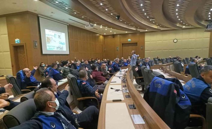 Saha personeline “etkili iletişim” eğitimi