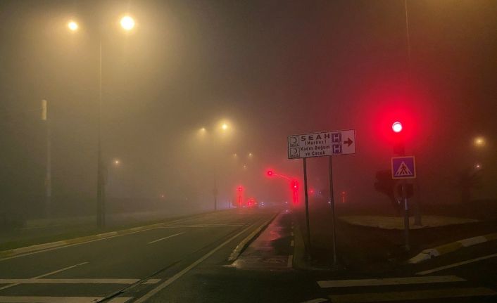 Sakarya sis içinde kaldı, görüş mesafesi 5 metreye kadar düştü