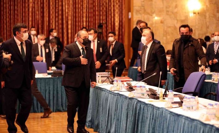 Sanayi ve Teknoloji Bakanı Varank: “(TOGG) Hedeflendiği şekilde ilk araç, 2022’nin sonunda seri üretim bandından inmiş olacak”