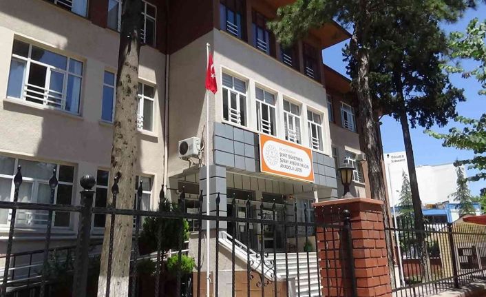 Şehit öğretmen Şenay Aybüke Yalçın’ın ismi okuduğu okulda yaşatılmaya devam ediyor