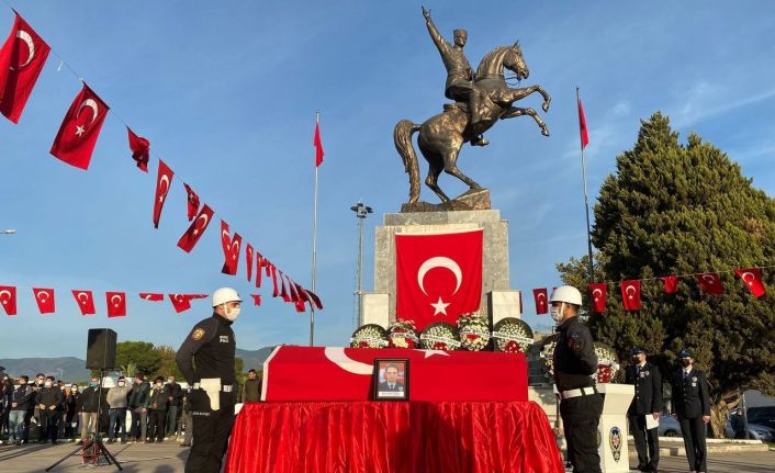 Şehit Polis Memuru Abdulkadir Güngör için ilk tören Edremit’te yapıldı