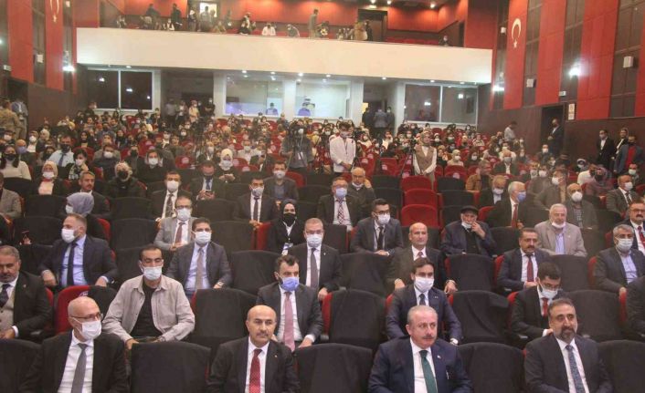 Şentop: "Dünyanın hiçbir yerinde, parlamenter sistemde de diğer sistemlerde de soruların yüzde 100 cevaplandırılması söz konusu değil"