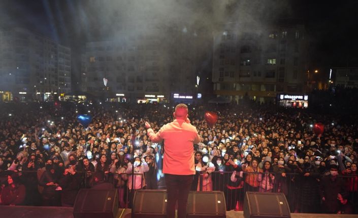 Sivas’ta “Kampüse hoş geldin” konserleri sürüyor