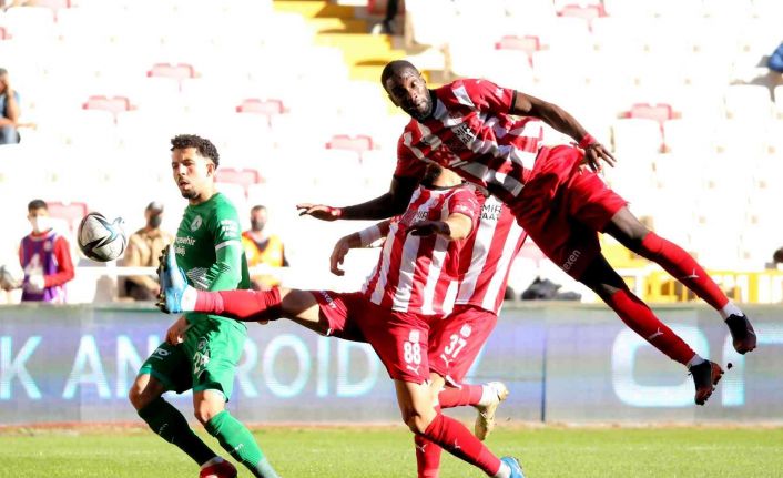 Spor Toto Süper Lig: D.G. Sivasspor: 0 - GZT Giresunspor: 0 (Maç sonucu)