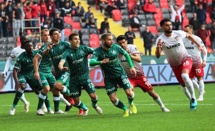 Spor Toto Süper Lig: Gaziantep FK: 1 - Konyaspor: 1 (İlk yarı)