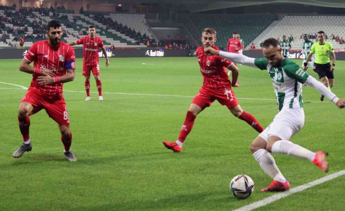 Spor Toto Süper Lig: GZT Giresunspor: 0 - Fraport Tav Antalyaspor: 1 (İlk yarı)