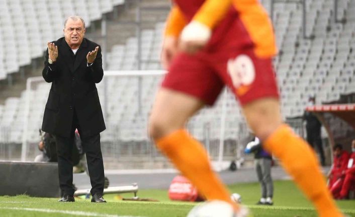 Spor Toto Süper Lig: Karagümrük: 0 - Galatasaray: 0 (İlk yarı)